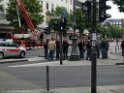 800 kg Fensterrahmen drohte auf Strasse zu rutschen Koeln Friesenplatz P30